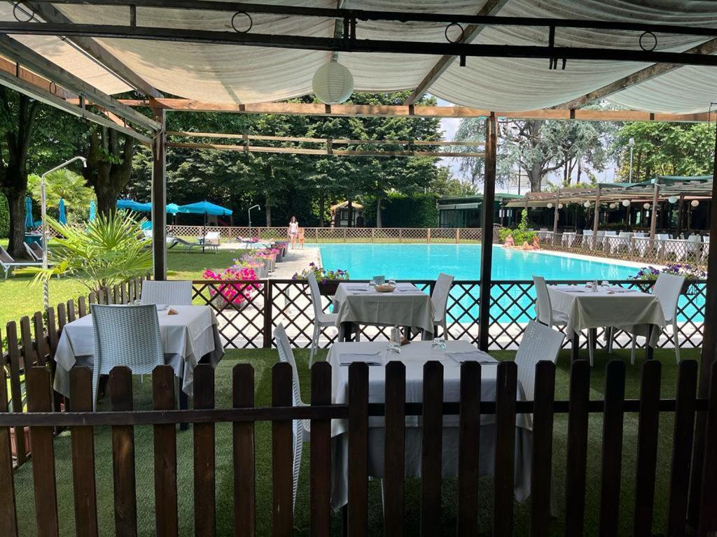 Hotel Sporting Brugherio Exterior foto